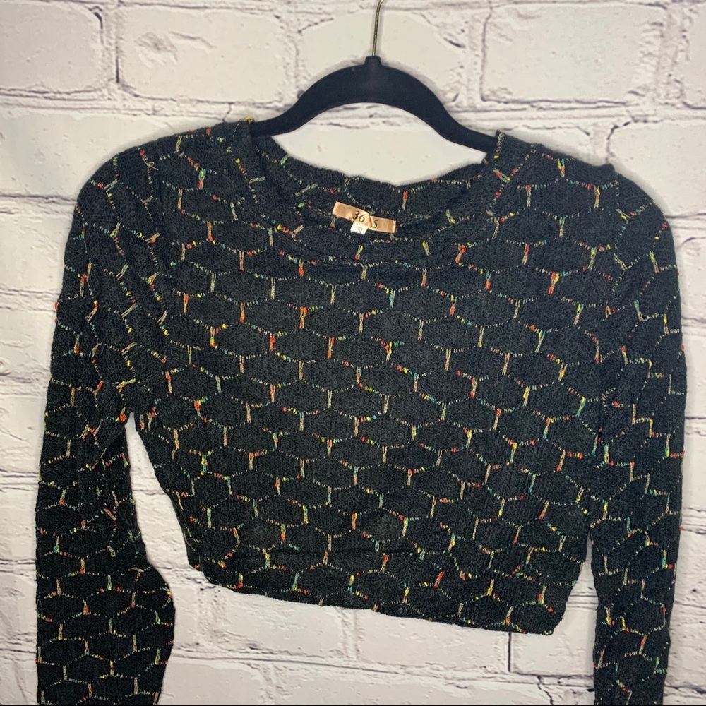 Black hexagon print pullover ✨